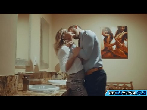 ❤️ Når en barmfagre blondine forfører dig på et offentligt toilet ❤️❌ Porno vk at da.porngipfy.ru